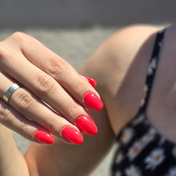 watermelon 15ml – trajni lak u sočnoj nijansi lubenice crevni trajni lak narančasti trajni lak