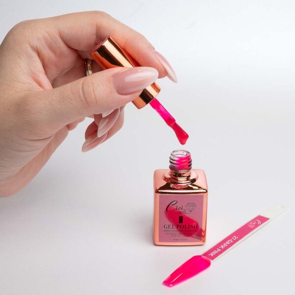 27 - Dark pink 15 ml - hrabrost s dozom elegancije