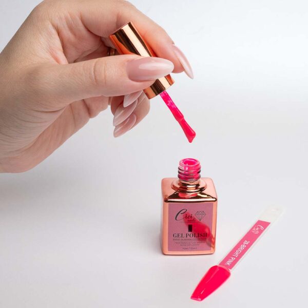 28 - Bright pink 15 ml - trajni lak koja osvježava svaki stil