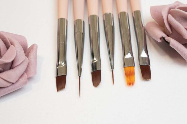 Nail brush oval (wooden handle)