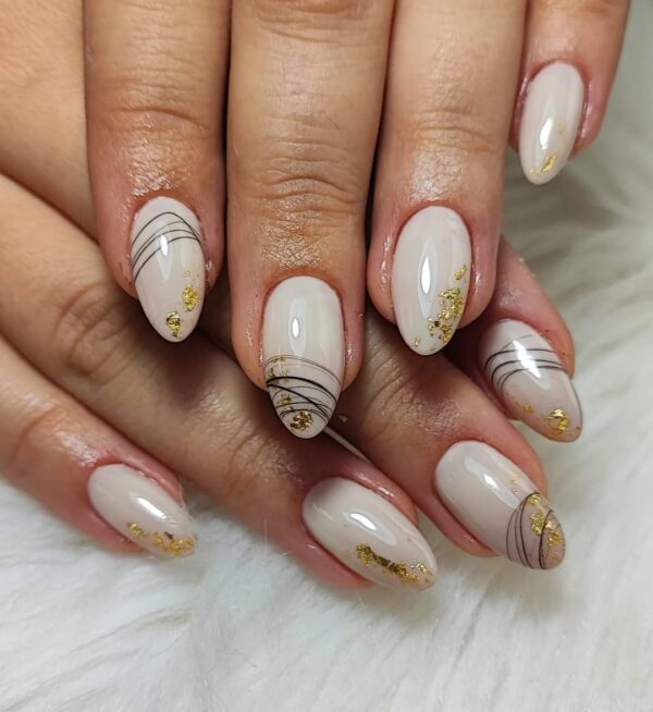 295 - Milky Beige 15 ml – Topla neutralna nijansa za svaki stil