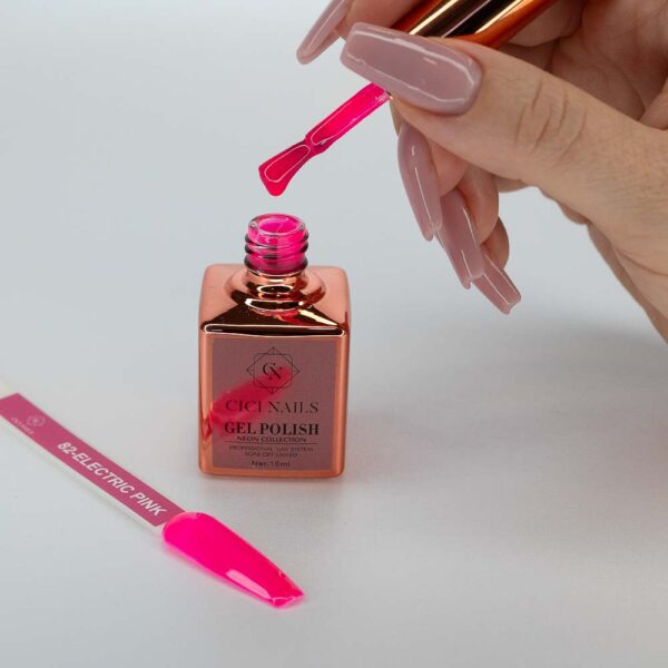 82 – Electric Pink 15ml – Neonska ružičasta koja privlači poglede