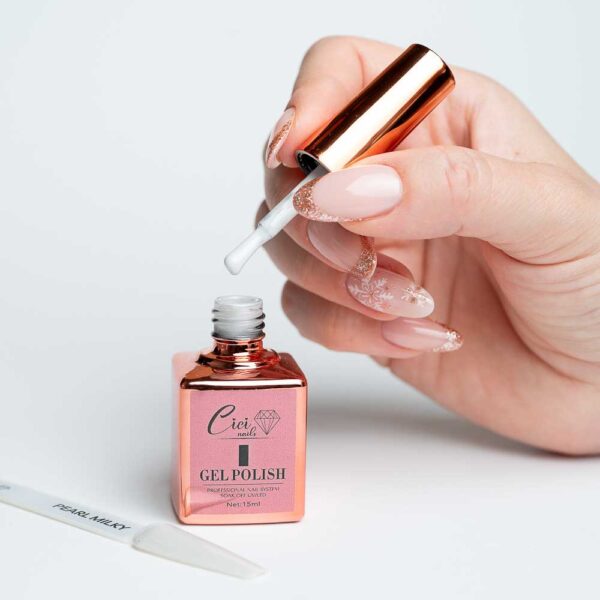 Pearl Milky 15 ml – mliječno bijela s bisernim sjajem