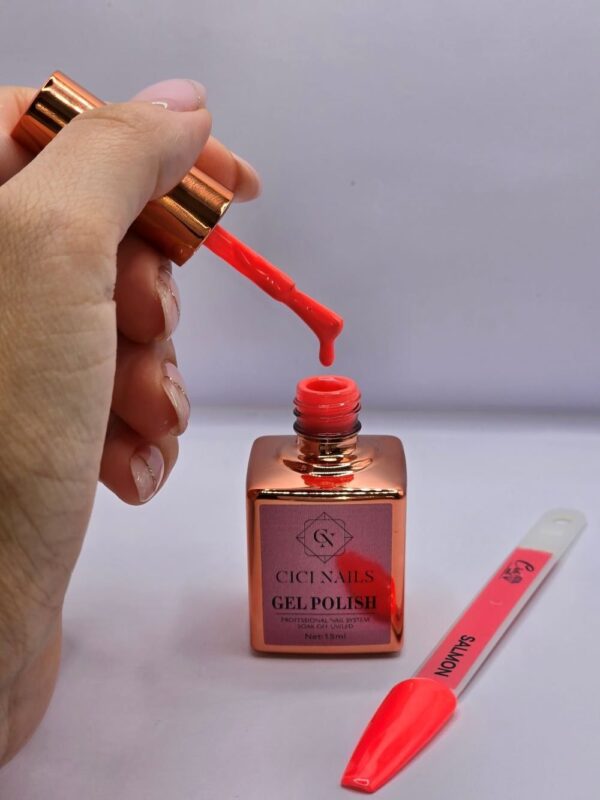 Salmon 15ml - nježna losos roza nijansa za svježu i elegantnu manikuru