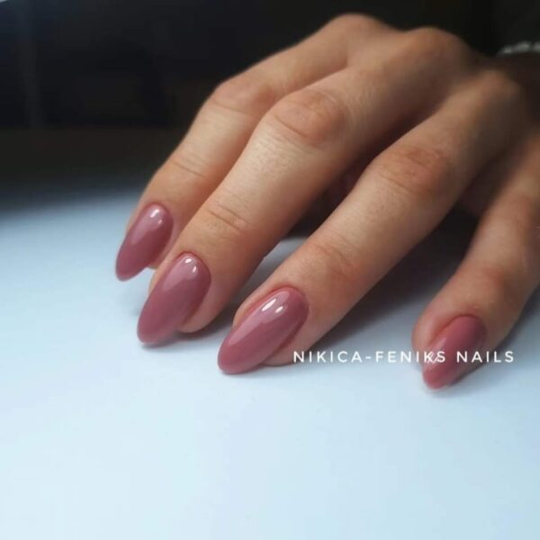 Octavia 15ml - gel lak u hladno smeđoj nijansi s roza podtonom