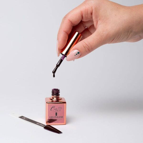 Old red 15ml - tamna crvena nijansa s diskretnim glitter efektom