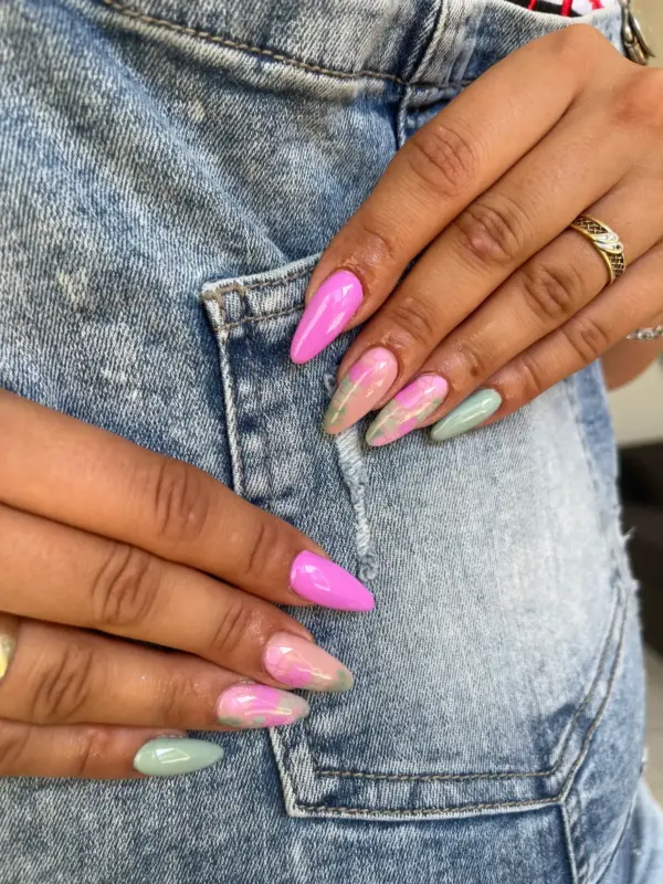 Roza zeleni nokti trajni lak cici nails blooming gel