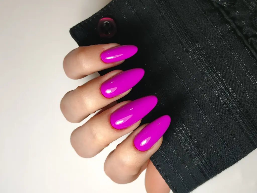 ljubičati nokti gel polish