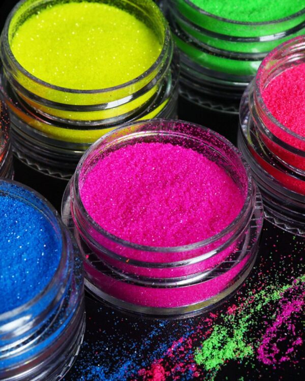 neon pigmenti u boji nail art