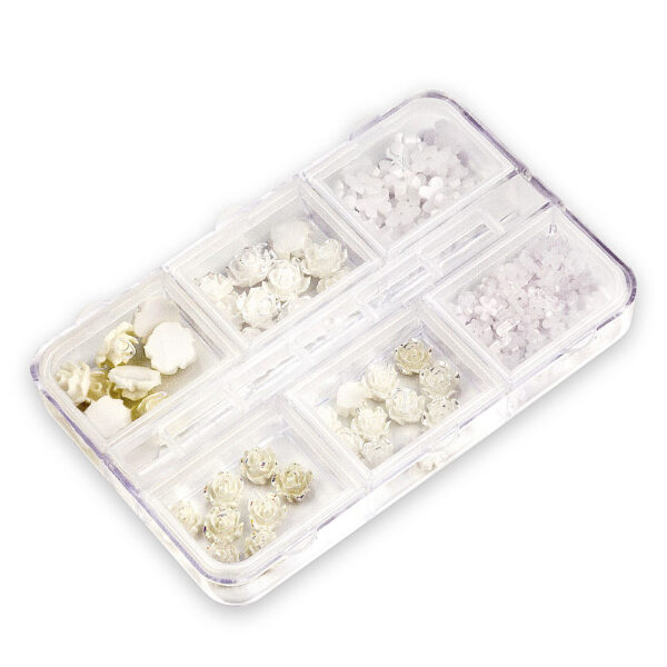 mix bijelih 3d cvijetova nail art u trenu