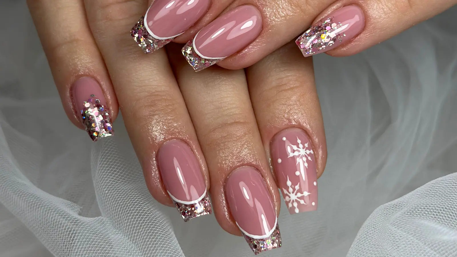 božićni nokti cici nails nail art french zlatni
